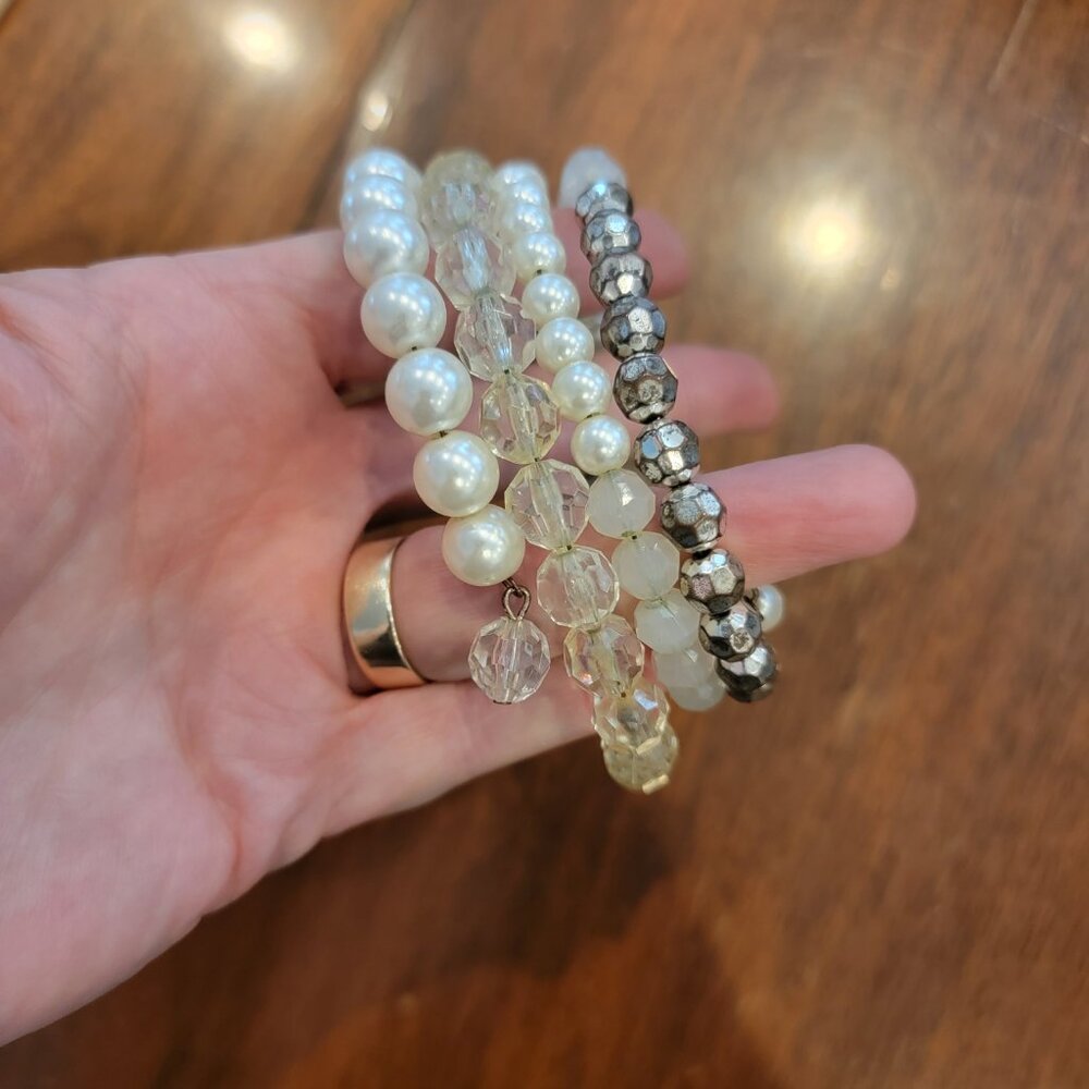 Pearl White & Gray Beaded Wrap Bracelet - Picture 5 of 8